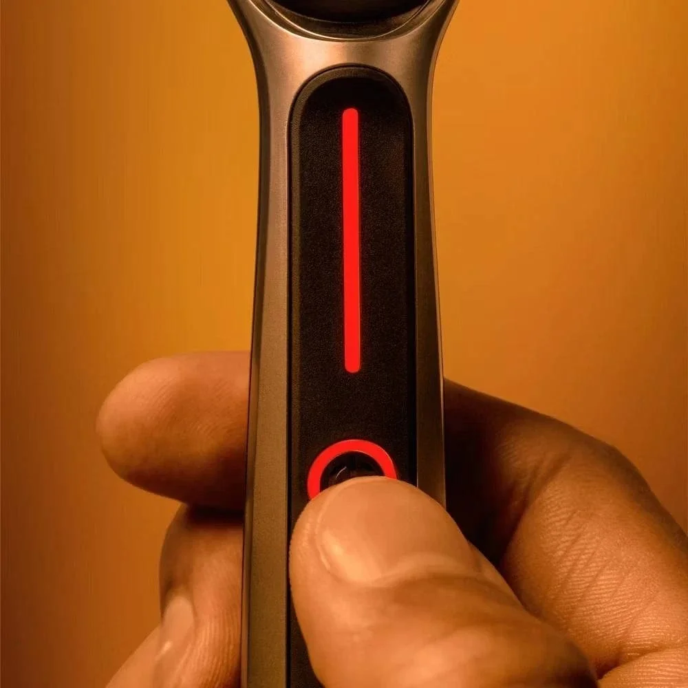 Gillette Labs Heated Razor Kit Men Hot Shave Handle 5-Blade Carts, Charging Dock